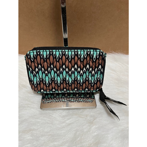 Vera Bradley Zip Around Wallet Sierra Stream Retired Pattern Organizer - Picture 3 of 6